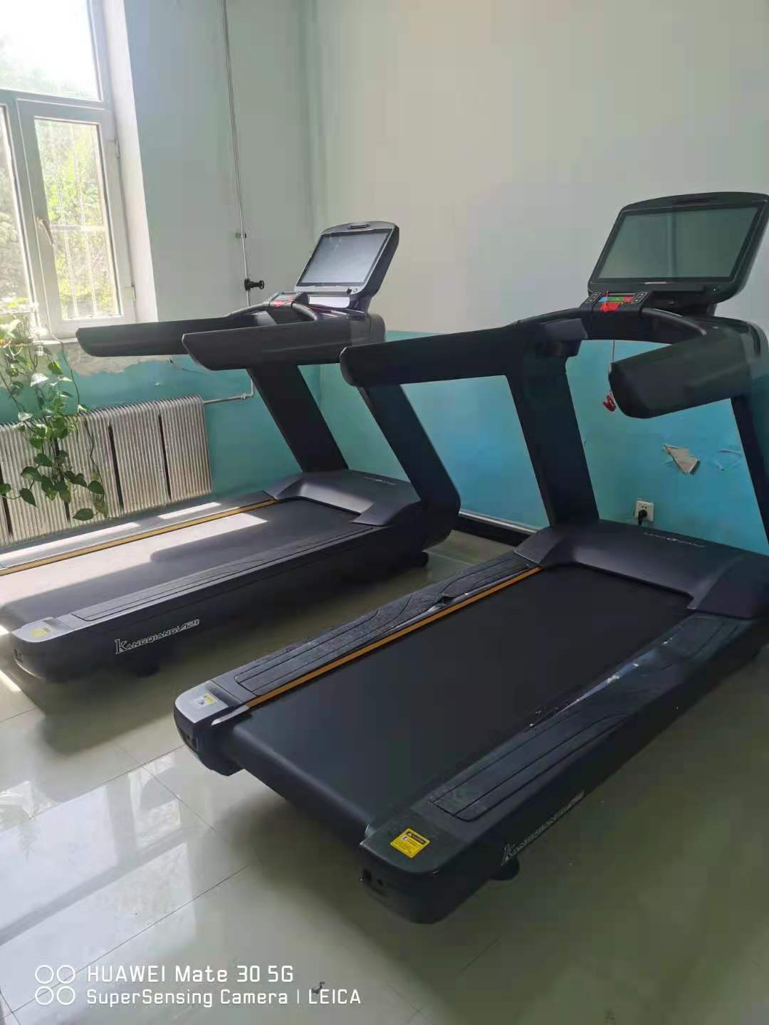 跑步機(jī)上跑步 VS 在戶外跑步哪個最好